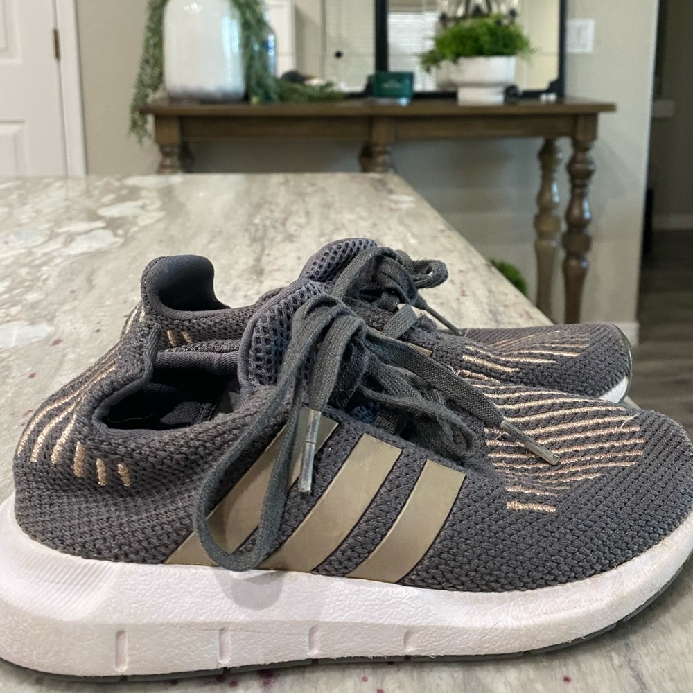 Adidas - Picture 2 of 3
